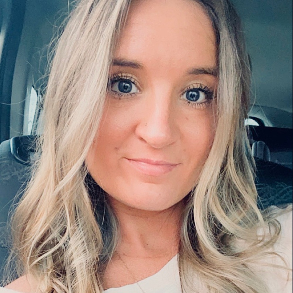 Meet your Posher, Whitney